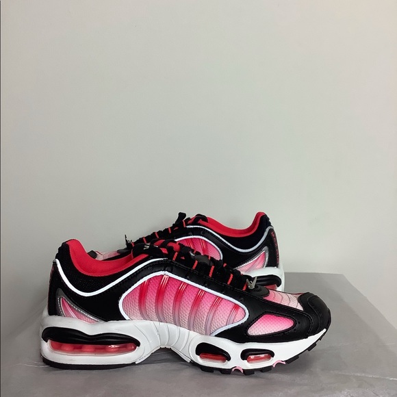 Nike Air Max Tailwind 4 Black and pink